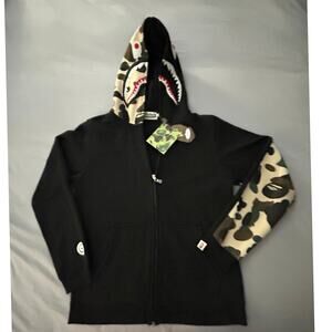 NWT BAPE Youth Shark Hoodie Size M Black Camo Authentic Minor Zipper Damage